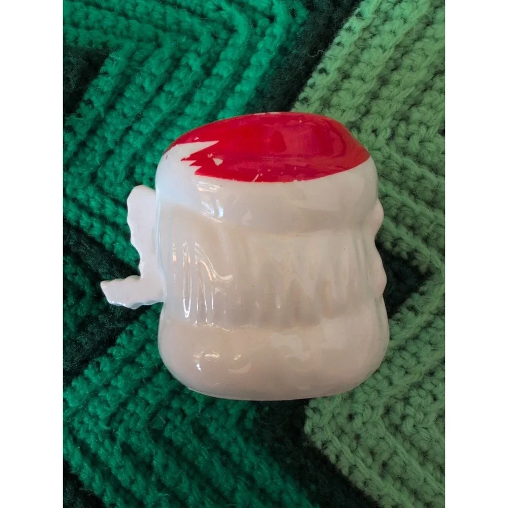 RARE Vtg Set of 4 Japan Commodore Winking Santa Mugs that handles spell 
